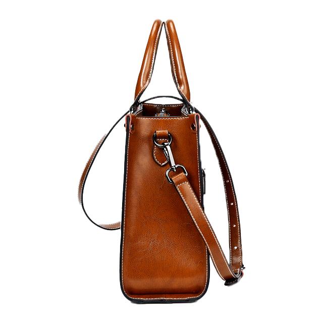 Elegant Leather Tote - Classic and Functional